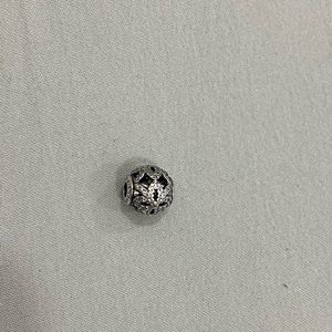 Pandora essence collection